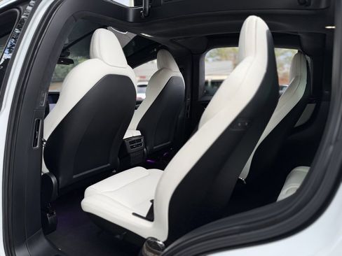 Used 2020 Tesla Model X Long Range image 30