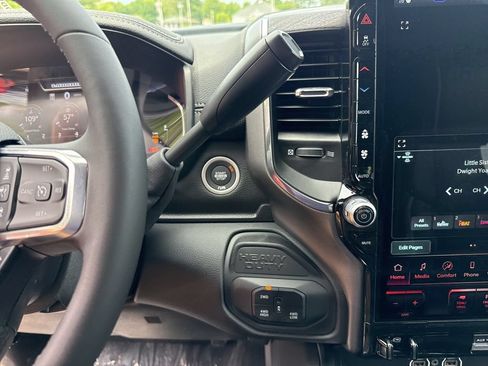 New 2026 RAM 2500 Laramie AWD/4WD image 14