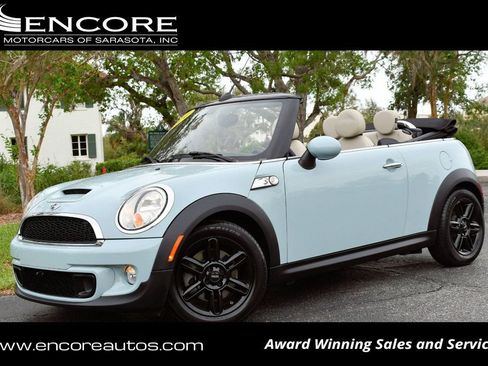 Used 2014 MINI Cooper S image 1