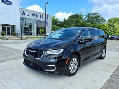 Used 2023 Chrysler Pacifica Touring-L