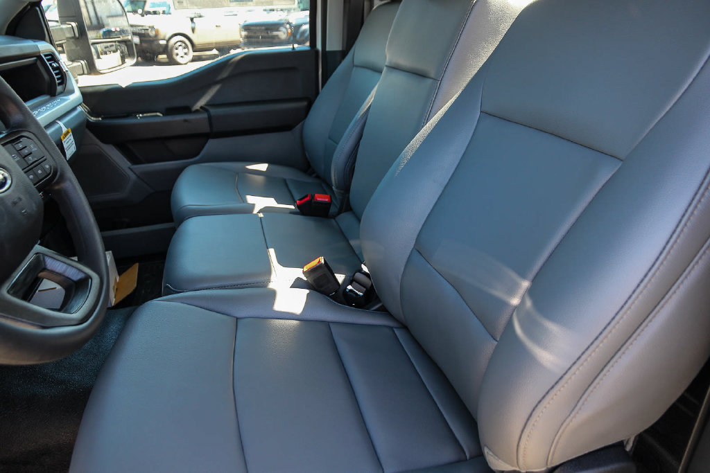 New 2025 Ford F350 XL w/ XL Chrome Package RWD image 17