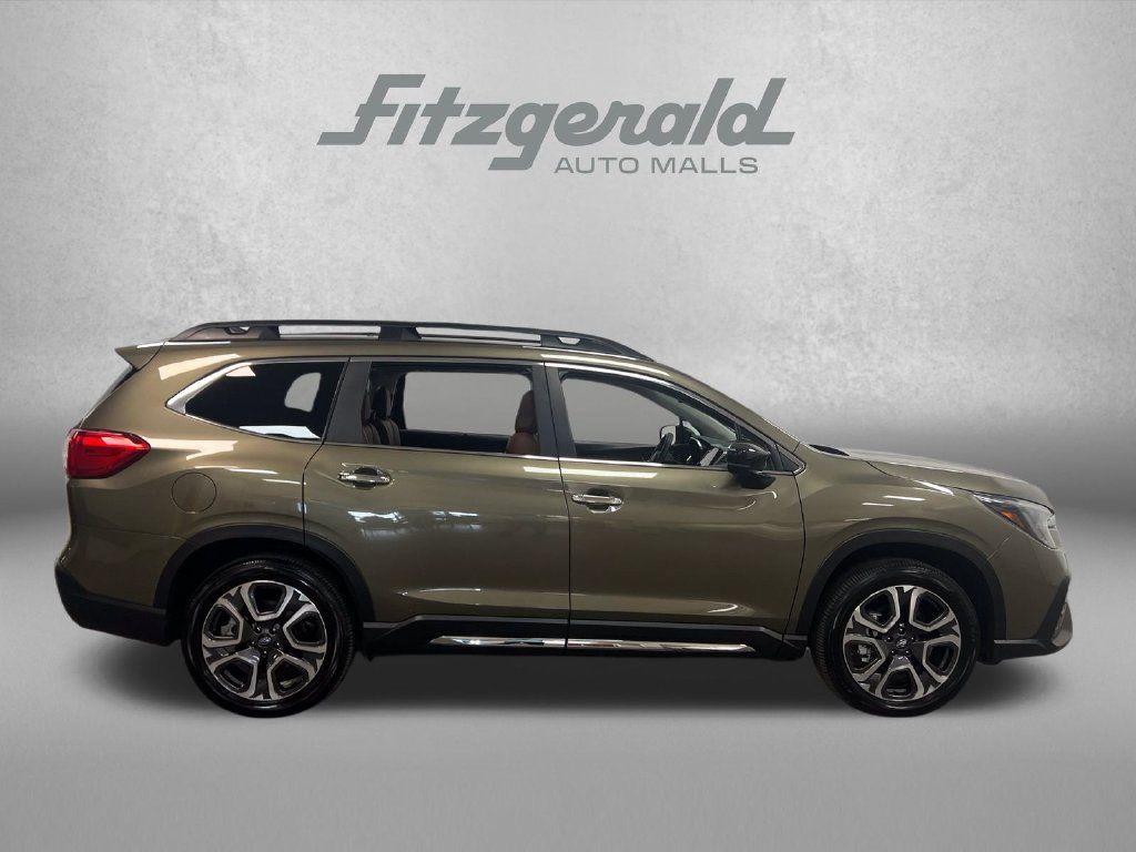 Used 2025 Subaru Ascent Touring AWD/4WD image 6