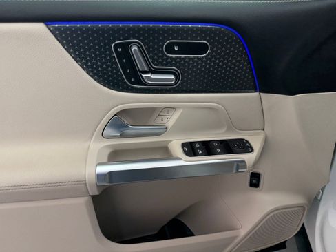Certified 2025 Mercedes-Benz GLB 250 image 11