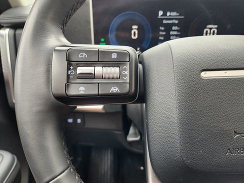 Used 2025 Hyundai Santa Fe SEL FWD image 30