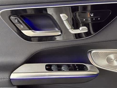 Used 2025 Mercedes-Benz GLC 300 4MATIC image 65