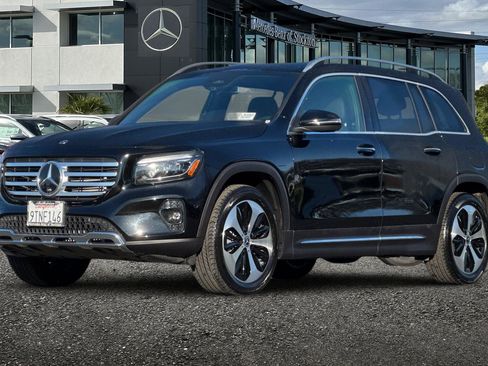 Certified 2025 Mercedes-Benz GLB 250 4MATIC image 8