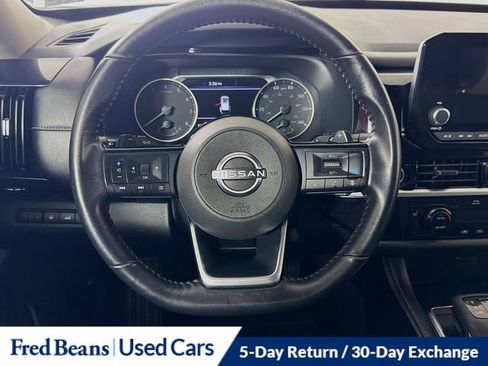 Used 2023 Nissan Pathfinder SV w/ SV Premium Package AWD/4WD image 16