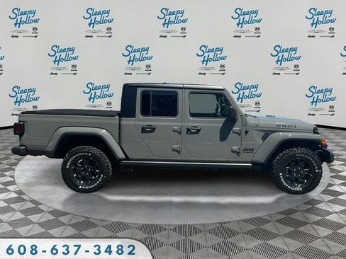 Used 2023 Jeep Gladiator Sport AWD/4WD image 4