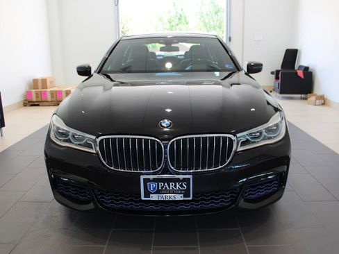 Used 2017 BMW 750i xDrive AWD/4WD image 13