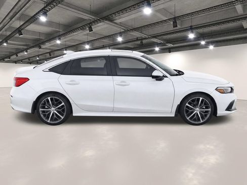 Used 2023 Honda Civic Touring image 8
