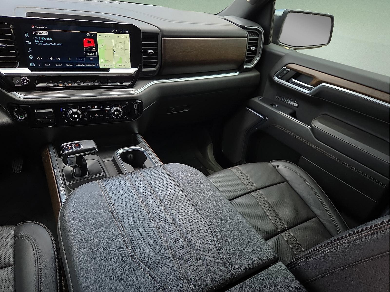 Used 2024 Chevrolet Silverado 1500 High Country w/ High Country Premium Package AWD/4WD image 12