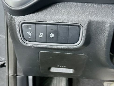 Used 2025 Kia Soul LX w/ LX Technology Package image 17