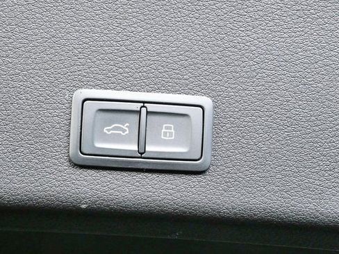 Certified 2023 Audi e-tron S Prestige w/ Prestige Package image 29