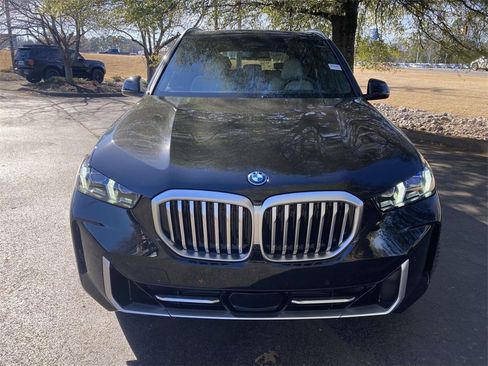Used 2025 BMW X5 xDrive50e w/ Premium Package image 6