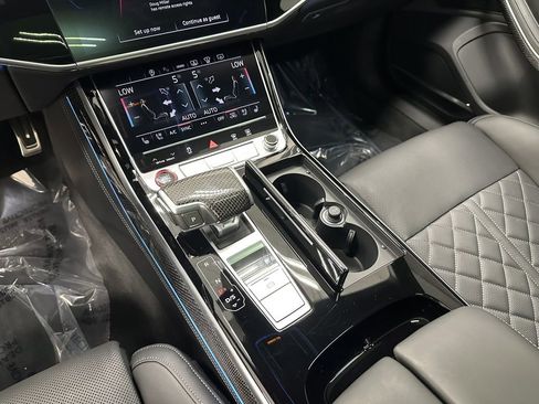 Used 2025 Audi S8 image 33