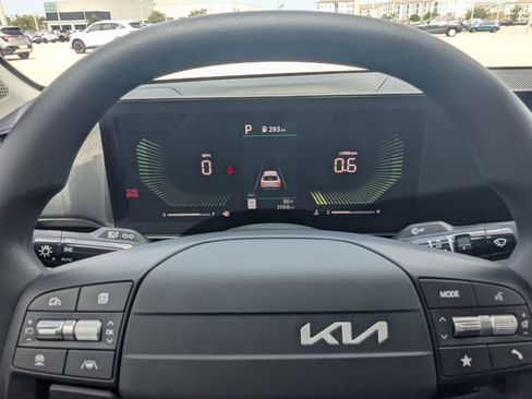 Certified 2026 Kia K4 LXS image 32