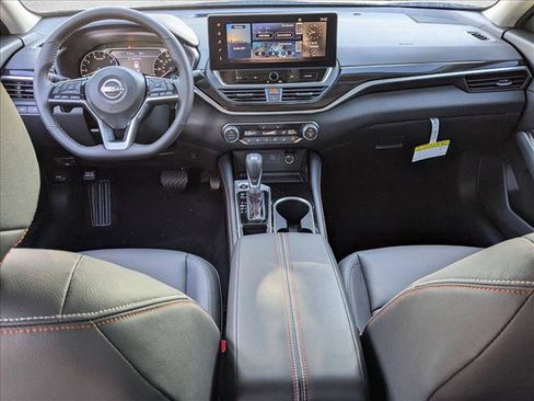 New 2025 Nissan Altima 2.5 SR w/ SR Premium Package FWD image 13