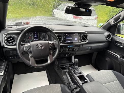 Used 2021 Toyota Tacoma TRD Sport w/ Technology Package AWD/4WD image 13