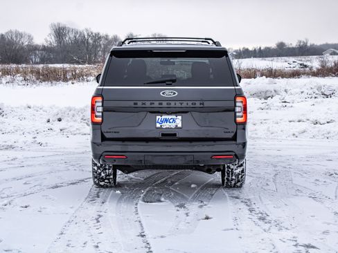 Used 2022 Ford Expedition Max Limited image 3