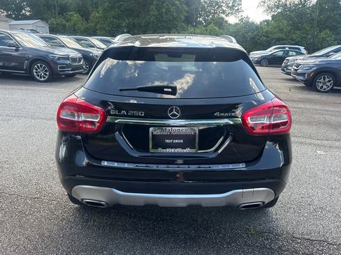 Used 2018 Mercedes-Benz GLA 250 4MATIC w/ Premium Package image 6