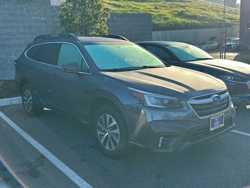 Used 2020 Subaru Outback Premium image 2