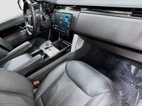 Certified 2025 Land Rover Range Rover SE AWD/4WD image 15