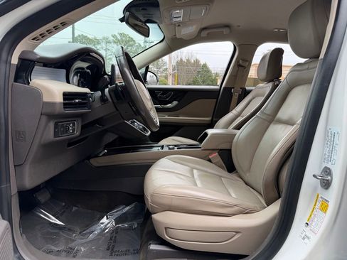 Used 2020 Lincoln Corsair FWD w/ Equipment Group 101A image 25