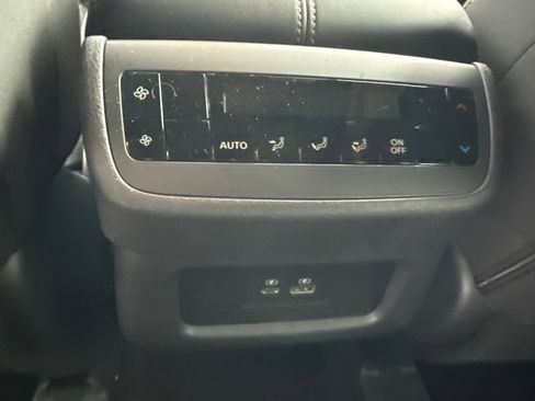 Used 2025 Nissan Pathfinder SV w/ SV Premium Package AWD/4WD image 23