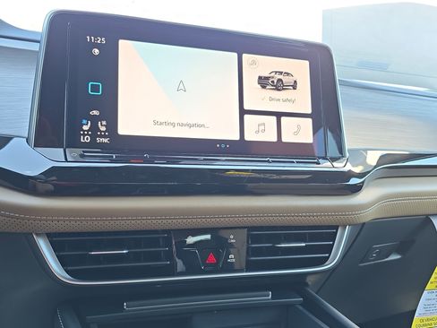 New 2026 Volkswagen Atlas Cross Sport SE AWD/4WD image 19