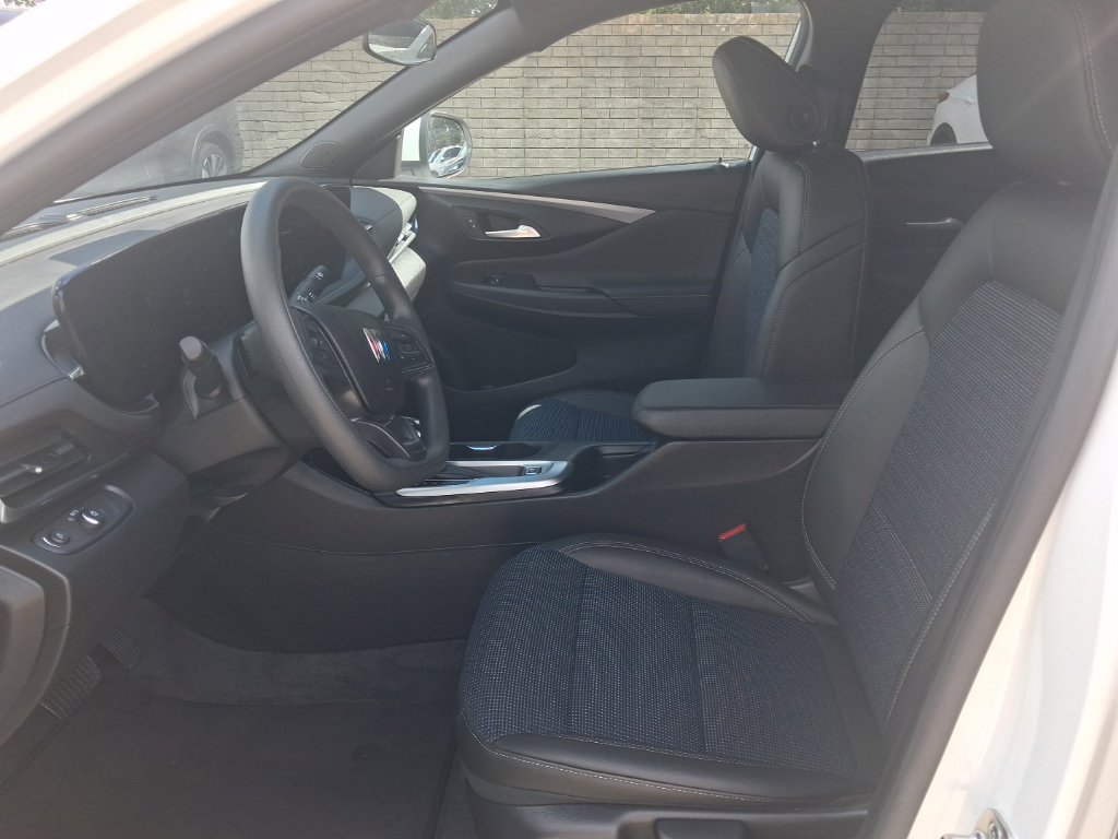 Used 2026 Buick Envista Preferred FWD image 4
