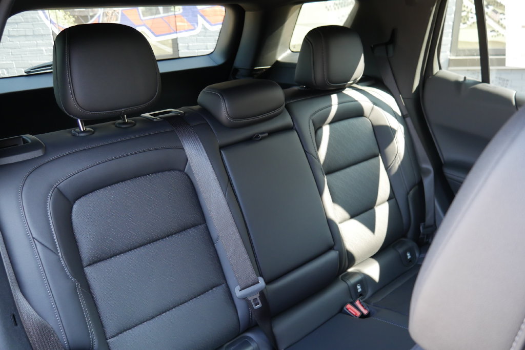 New 2026 Chevrolet Equinox LT w/ Convenience Package II AWD/4WD image 15