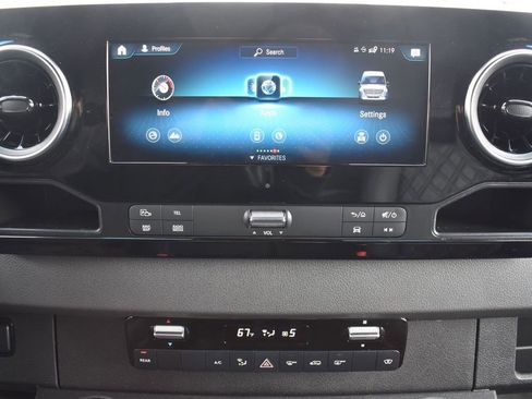 Used 2024 Mercedes-Benz Sprinter 3500 w/ Parking Package image 19