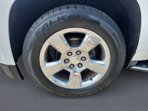 Used 2017 Chevrolet Suburban Premier AWD/4WD image 9