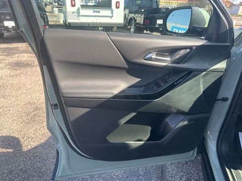New 2026 Chevrolet Equinox LT FWD image 11