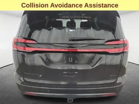 Used 2023 Chrysler Pacifica Touring-L w/ S Appearance Package AWD/4WD image 8