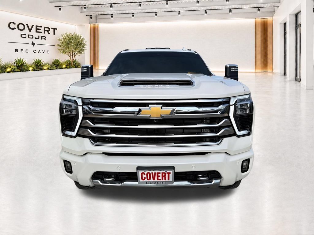 Used 2024 Chevrolet Silverado 2500 High Country w/ High Country Premium Package AWD/4WD image 4
