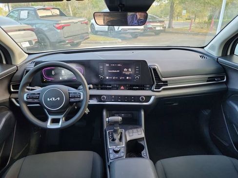 Used 2025 Kia Sportage LX FWD image 25