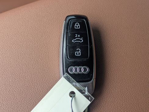 Used 2022 Audi Q8 Premium Plus AWD/4WD image 30