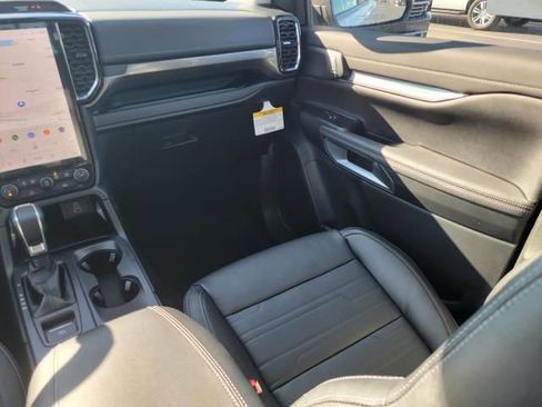 New 2025 Ford Ranger Lariat w/ FX4 Off-Road Package image 18