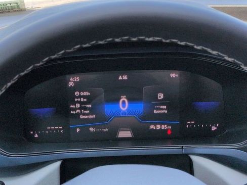 Used 2024 Volkswagen Taos SE w/ Panoramic Sunroof Package FWD image 27