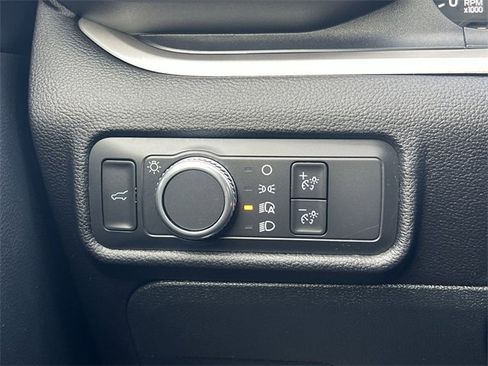 Used 2022 Ford Explorer XLT image 21