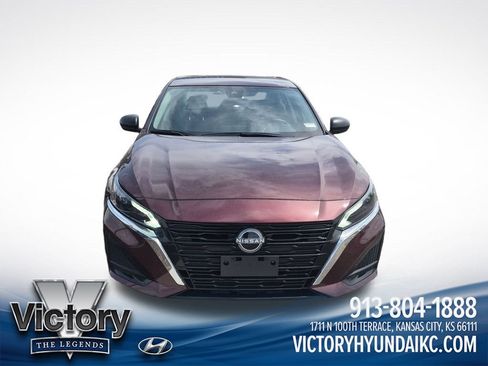 Used 2025 Nissan Altima 2.5 SV FWD image 8