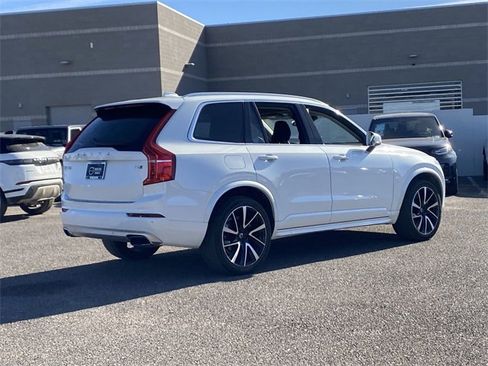 Used 2020 Volvo XC90 T6 Momentum image 7