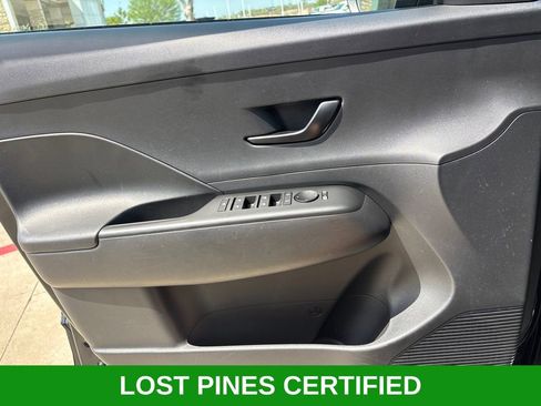 Used 2025 Hyundai Kona SEL image 22