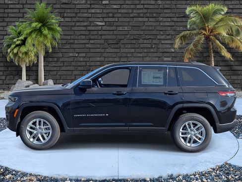 Used 2025 Jeep Grand Cherokee 4WD image 7