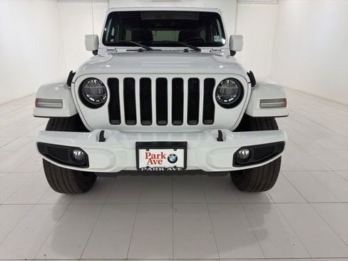Used 2021 Jeep Wrangler Unlimited Sahara AWD/4WD image 8