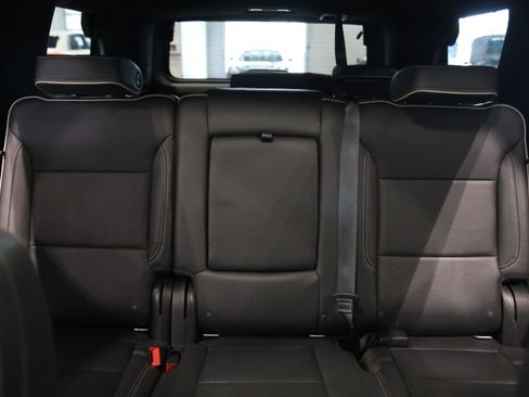 Used 2022 GMC Yukon SLT AWD/4WD image 35
