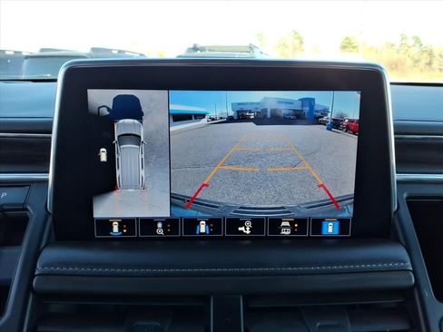 Used 2021 GMC Yukon SLT w/ SLT Luxury Plus Package image 17