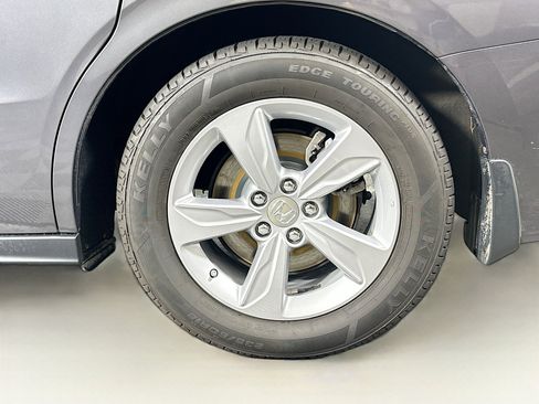 Used 2018 Honda Odyssey EX image 11
