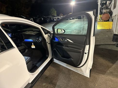 New 2026 Chevrolet Equinox EV LT image 30